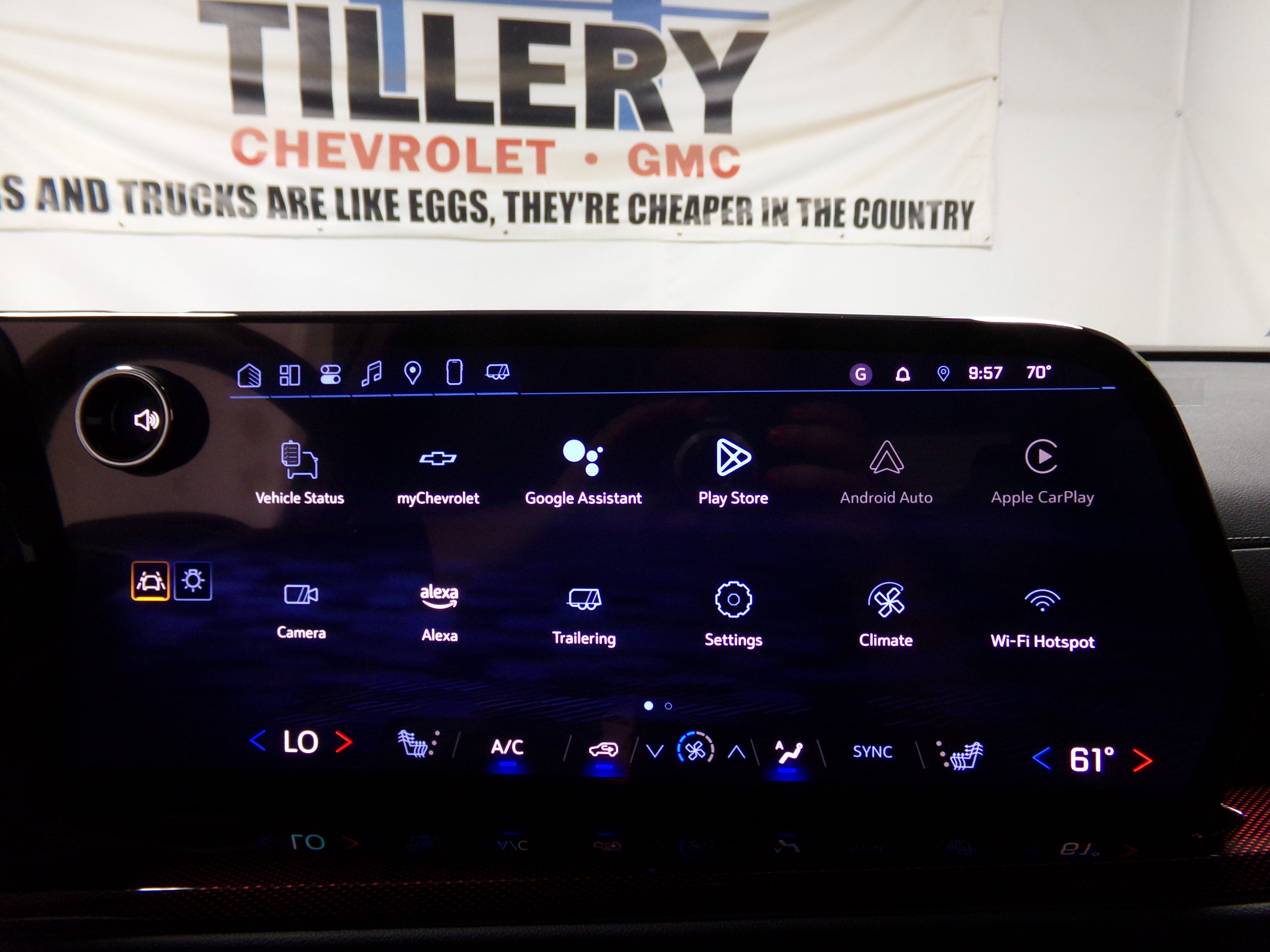 2025 Chevrolet Traverse Z71 photo 8