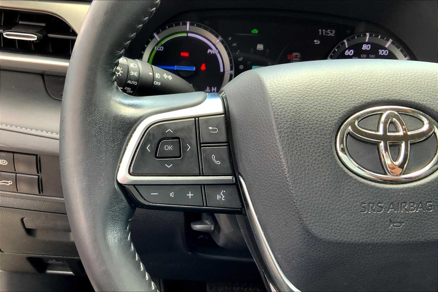 2020 Toyota Highlander Hybrid XLE photo 21