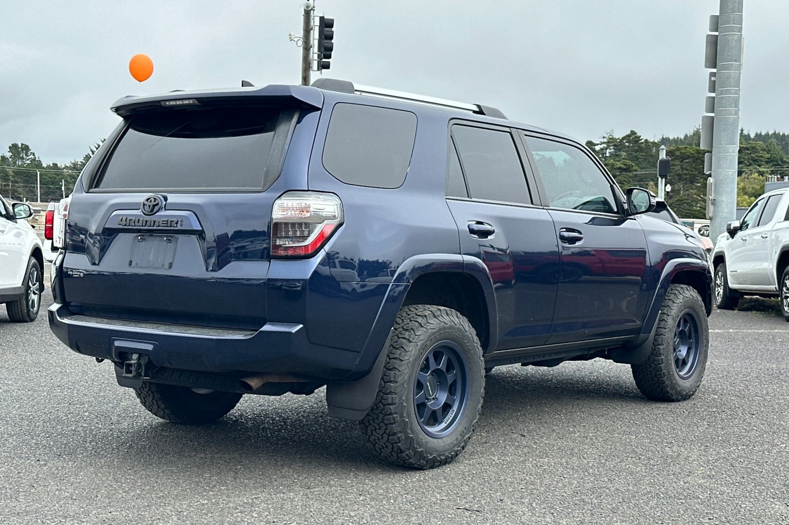 2022 Toyota 4Runner SR5 Premium 4WD photo 3
