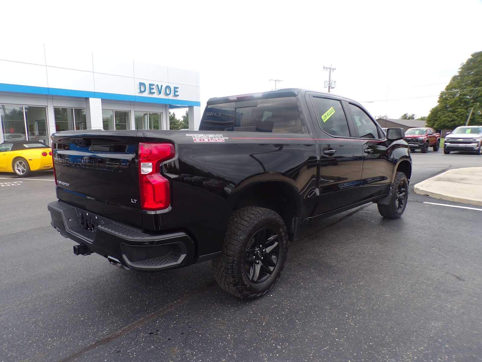 2024 Chevrolet Silverado 1500 LT Trail Boss photo 3