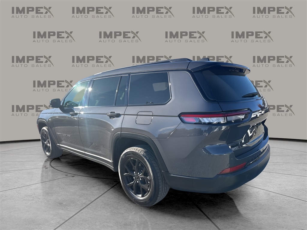 2024 Jeep Grand Cherokee Altitude photo 3