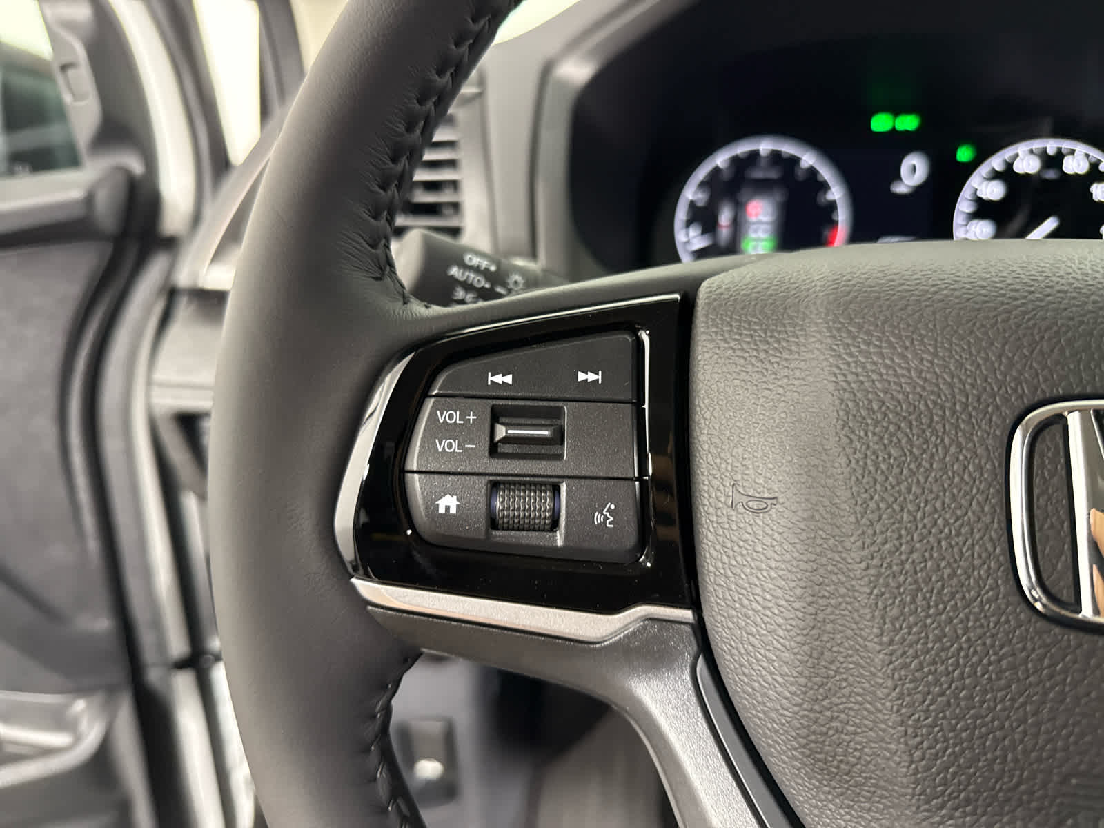 2025 Honda Odyssey EX-L photo 29