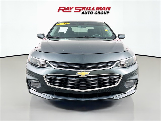 2018 Chevrolet Malibu 1LT photo 2