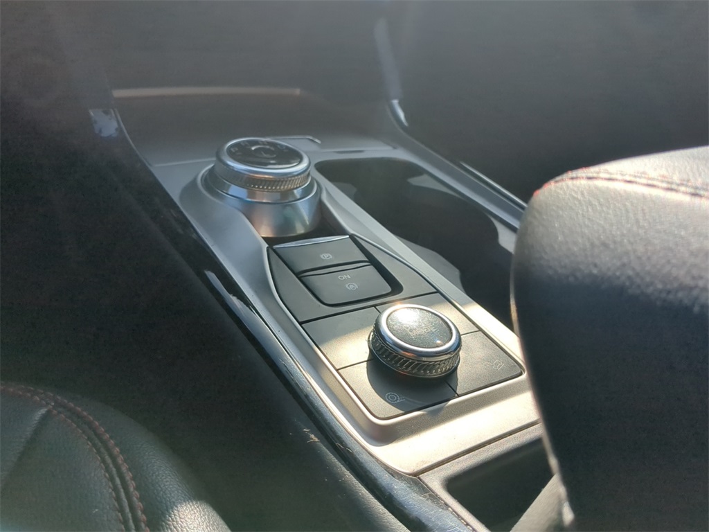 2023 Ford Explorer ST-Line photo 15