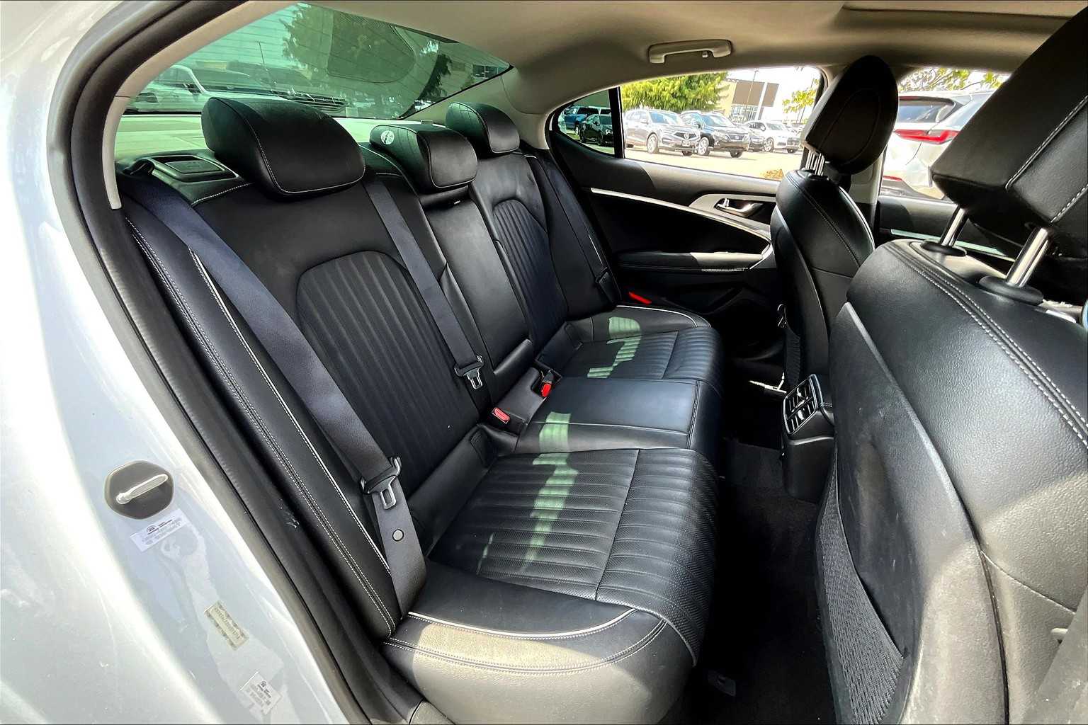 2019 Genesis G70 3.3T Advanced photo 16