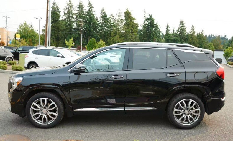 2024 GMC TERRAIN - Image 2