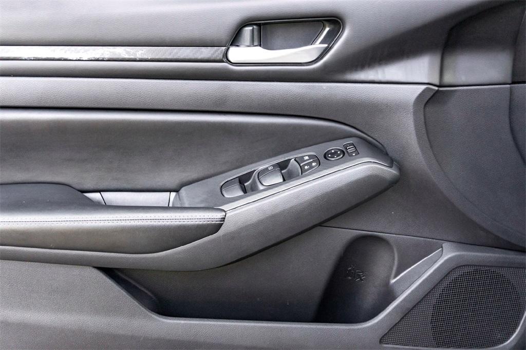 2024 Nissan Altima 2.5 SV photo 9