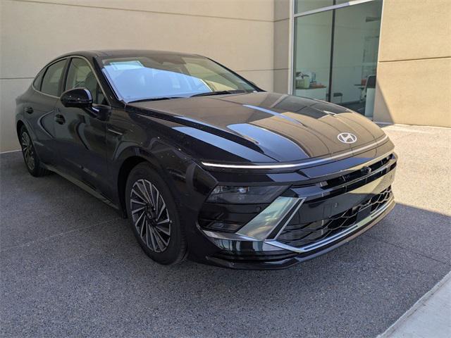 2025 Hyundai Sonata Hybrid Limited photo 3