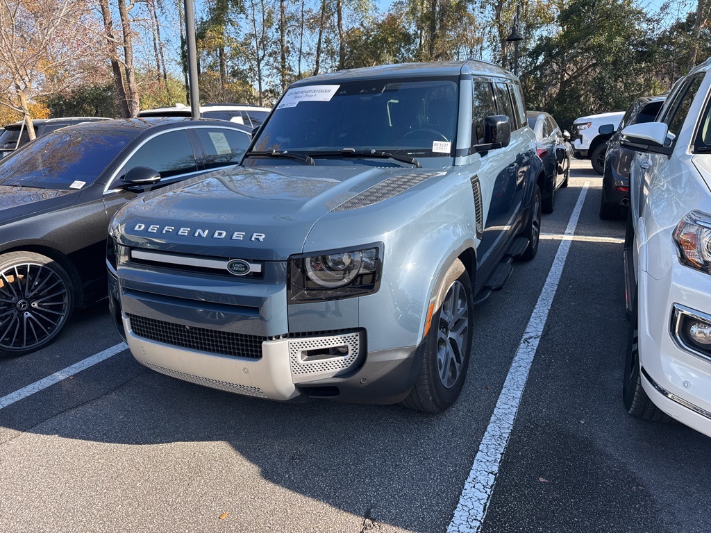 2021 Land Rover Defender SE's photo