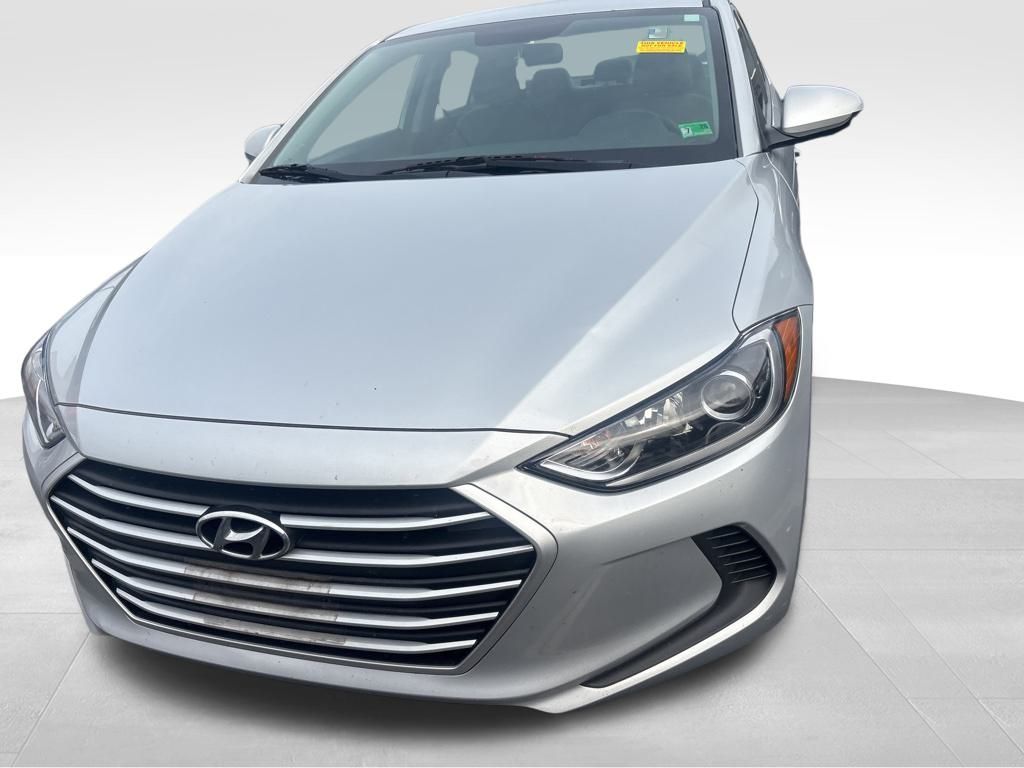 2018 Hyundai Elantra SE photo 2