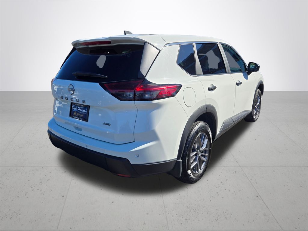 2024 Nissan Rogue S photo 6