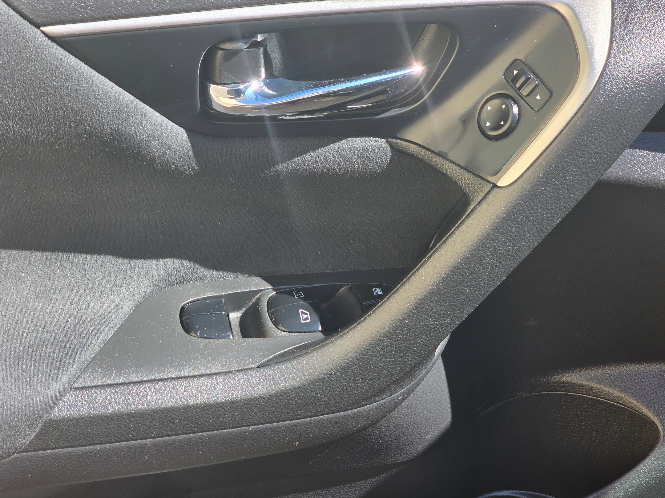 2015 Nissan Altima 2.5 SV photo 12