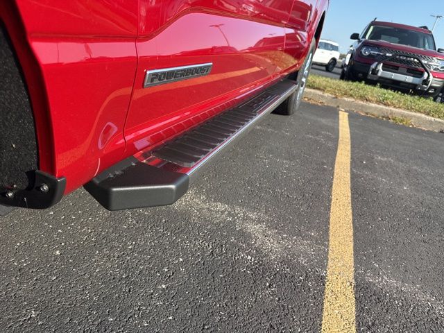 2025 Ford F-150 XLT photo 4