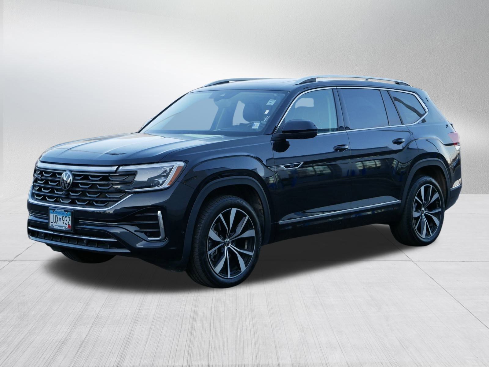 2024 Volkswagen Atlas SEL Premium R-Line photo 3