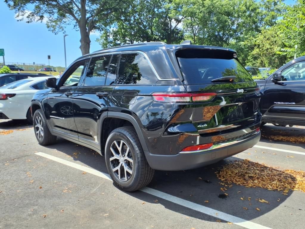 2025 Jeep Grand Cherokee Limited photo 5