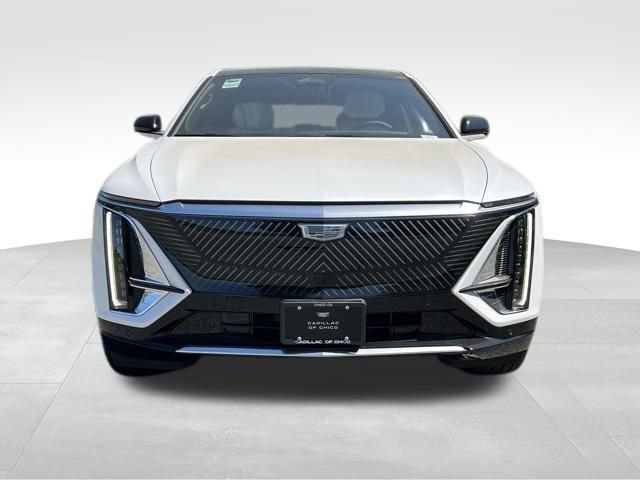 2025 Cadillac Lyriq Luxury photo 2