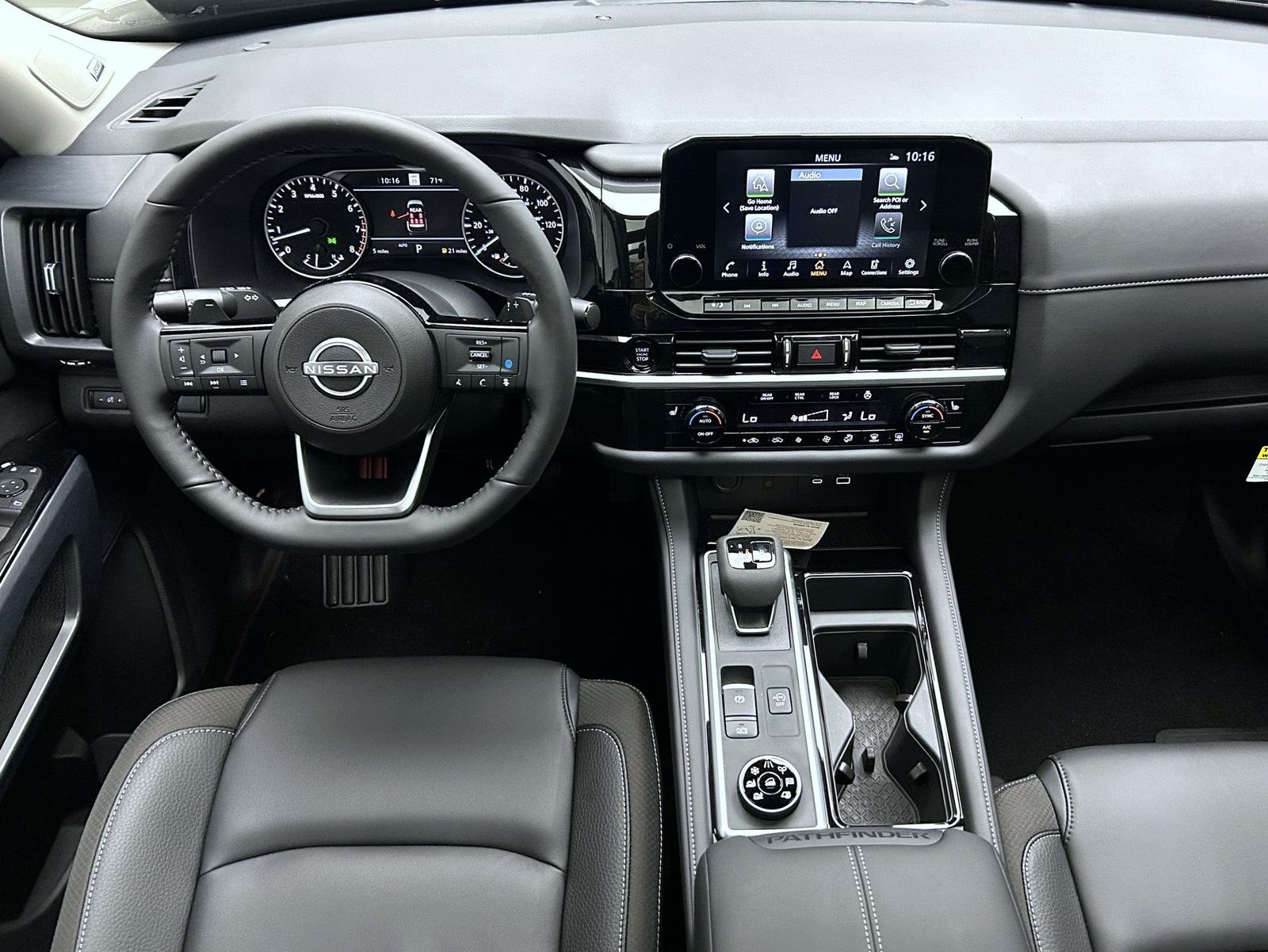 2025 Nissan Pathfinder SL photo 13