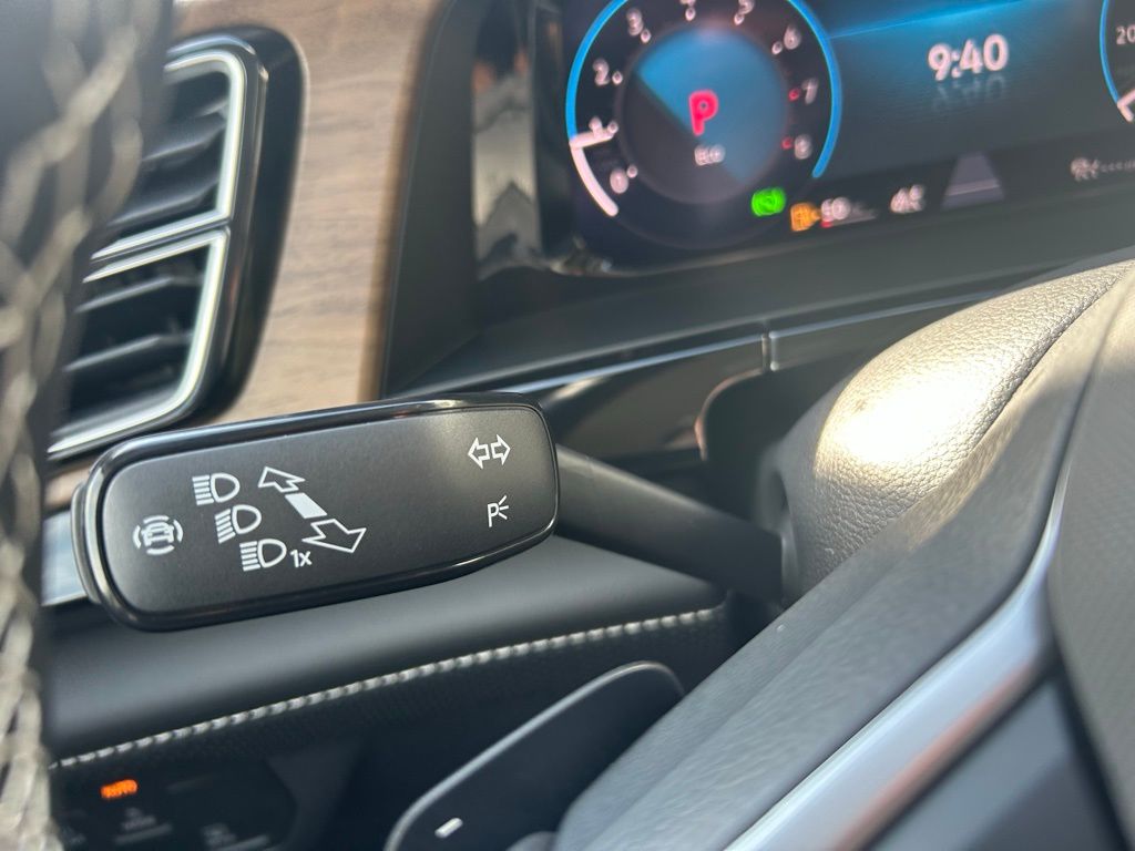 2026 Volkswagen Atlas SE Technology photo 16