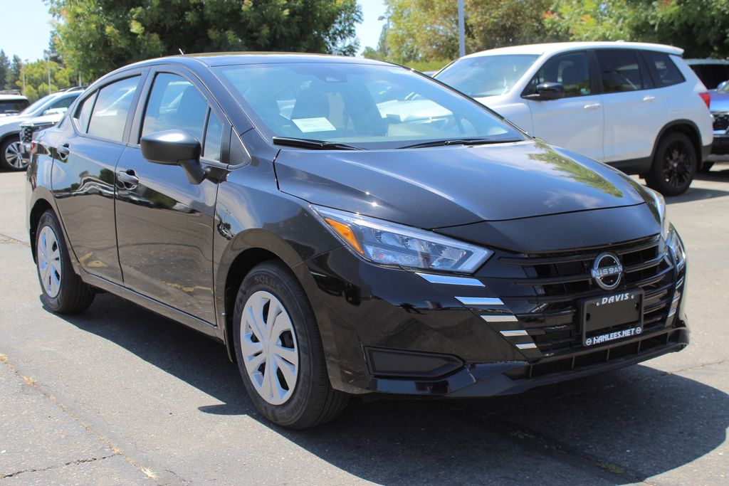 2025 Nissan Versa 1.6 S photo 4