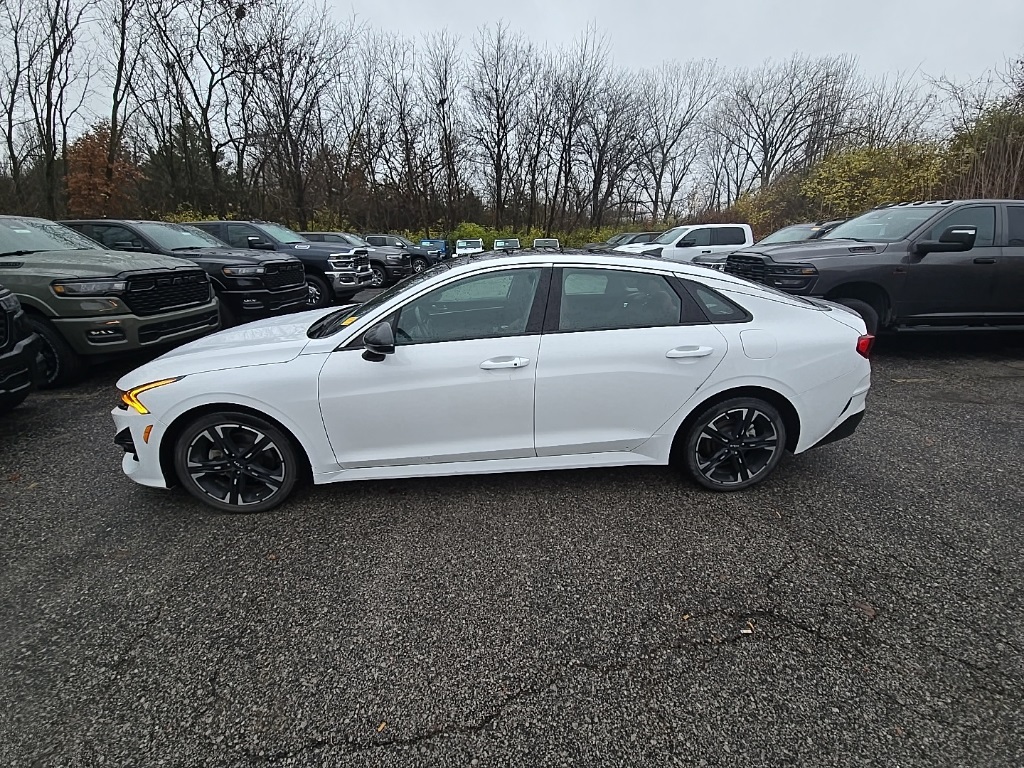 2023 Kia K5 GT-Line photo 3