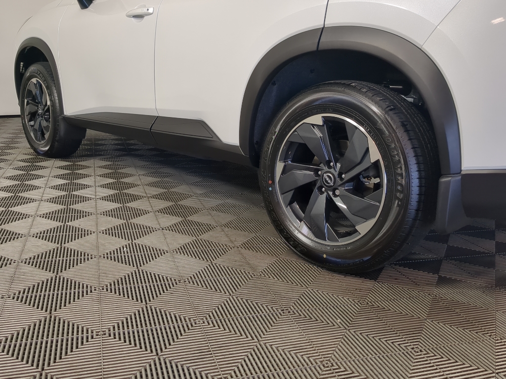 2026 Nissan Rogue SV photo 4