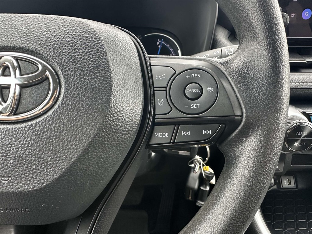 2024 Toyota RAV4 Hybrid LE photo 12