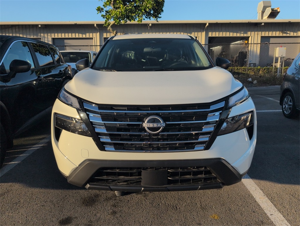 2025 Nissan Rogue S photo 3