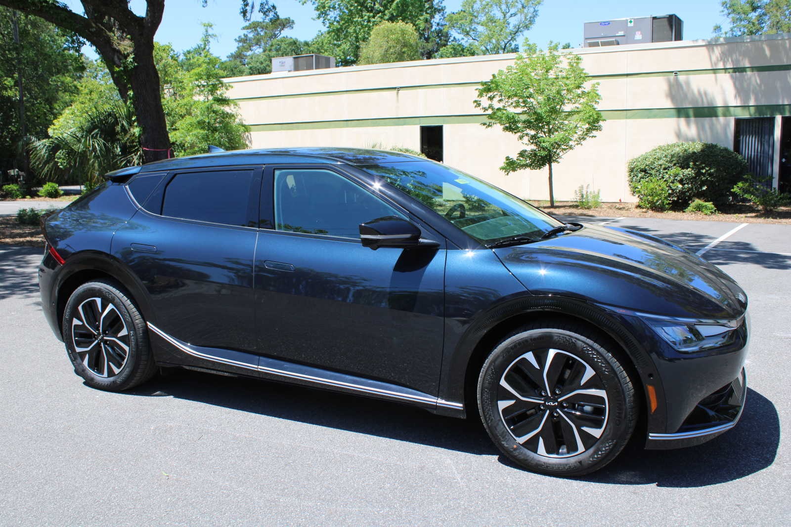 2023 Kia EV6 Wind photo 3