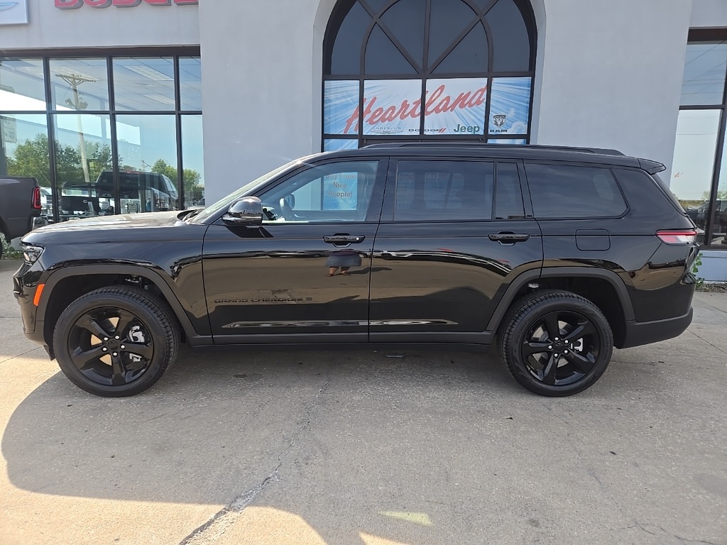 2025 Jeep Grand Cherokee Limited photo 4