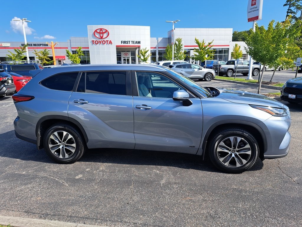 2023 Toyota Highlander Hybrid XLE photo 5