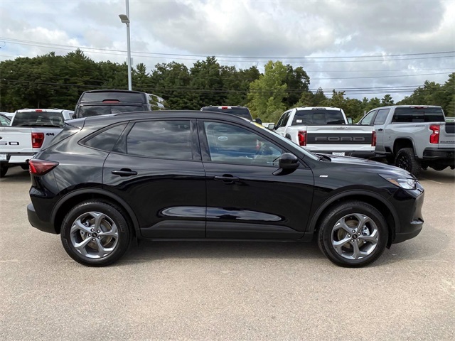 2025 Ford Escape Hybrid ST-Line Select photo 2