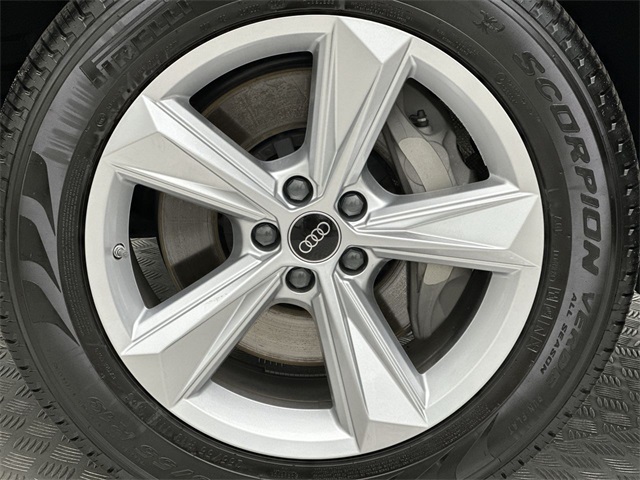 2025 Audi Q7 55 Premium photo 2
