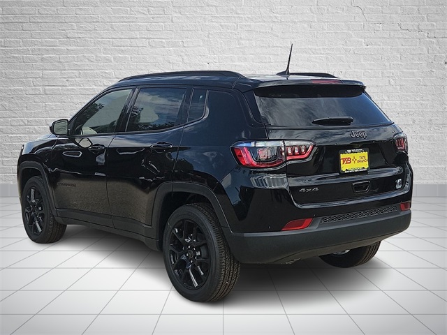 2026 Jeep Compass Latitude photo 2