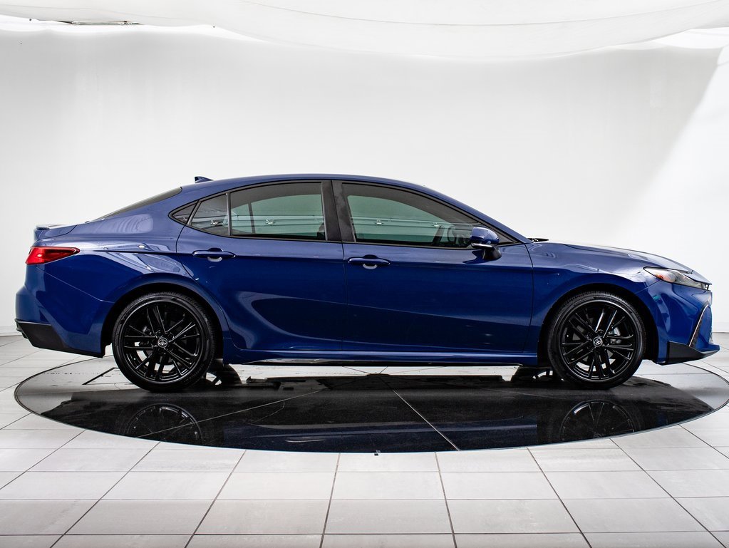 2025 Toyota Camry SE photo 11