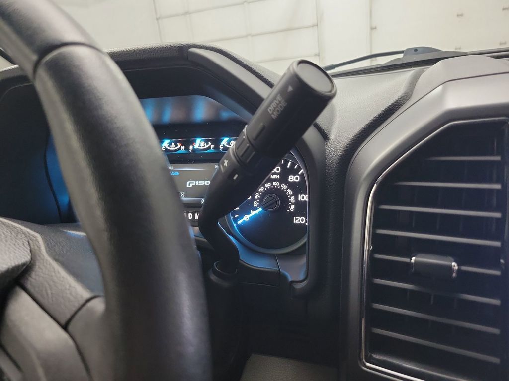 2019 Ford F-150 XLT photo 24