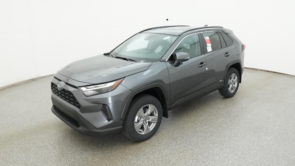 2025 Toyota RAV4 XLE's photo