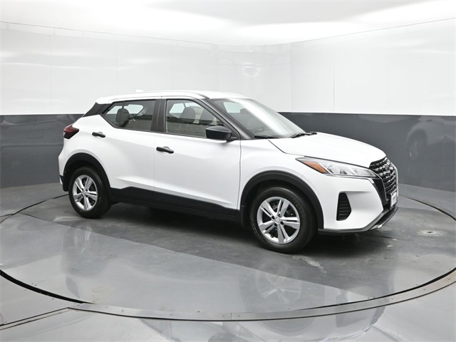 2025 Nissan Kicks Play S photo 17