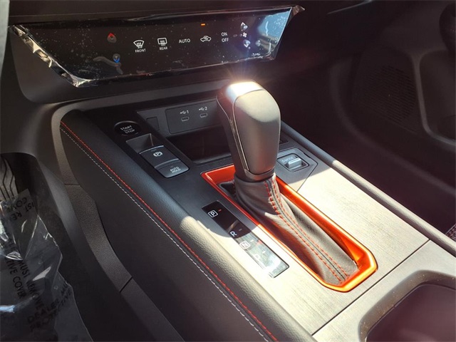 2026 Nissan Kicks SR photo 14