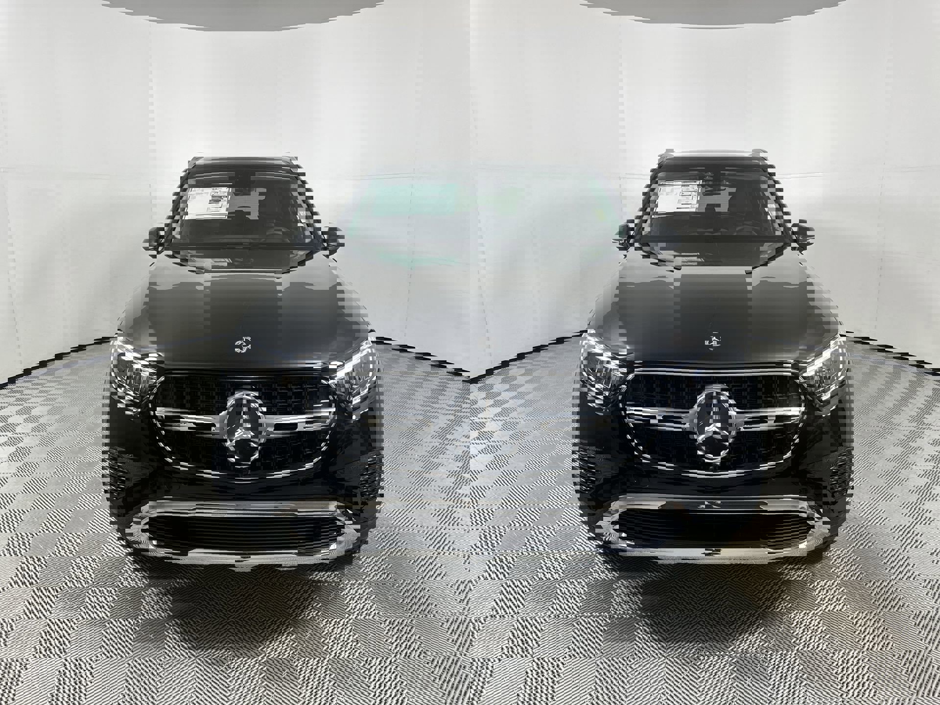 2025 Mercedes Benz GLC 350e 4MATIC photo 3