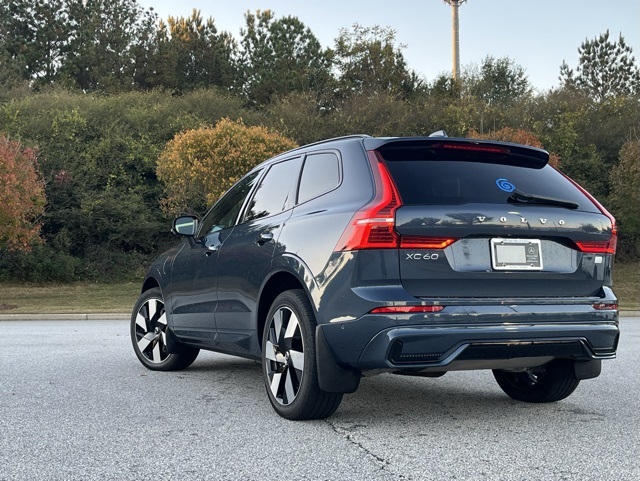 2024 Volvo XC60 Recharge Hybrid T8 Plus photo 4