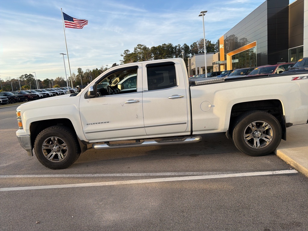 2015 Chevrolet Silverado 1500 LTZ photo 3