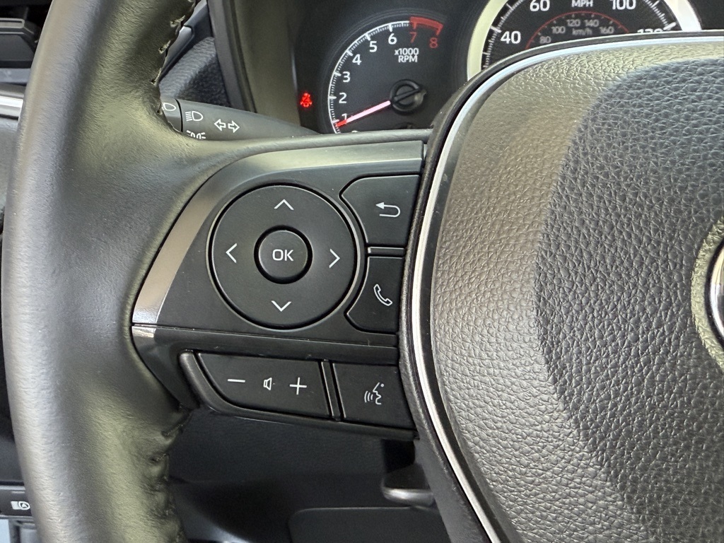 2022 Toyota Corolla Cross LE photo 16