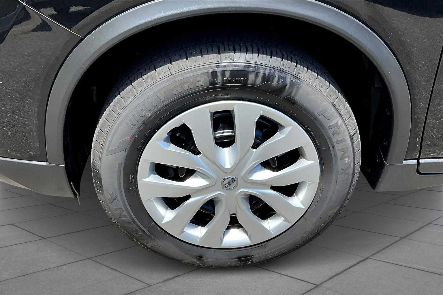 2020 Nissan Rogue S photo 9