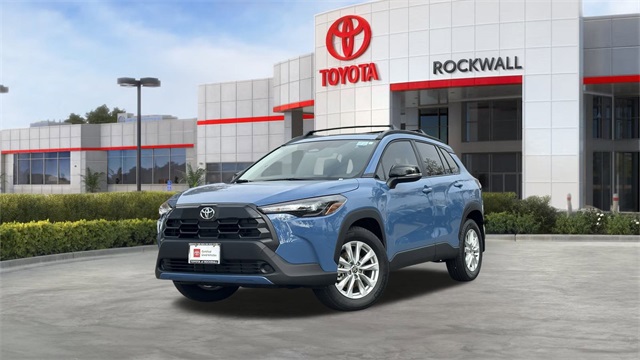 2026 Toyota Corolla Cross LE's photo