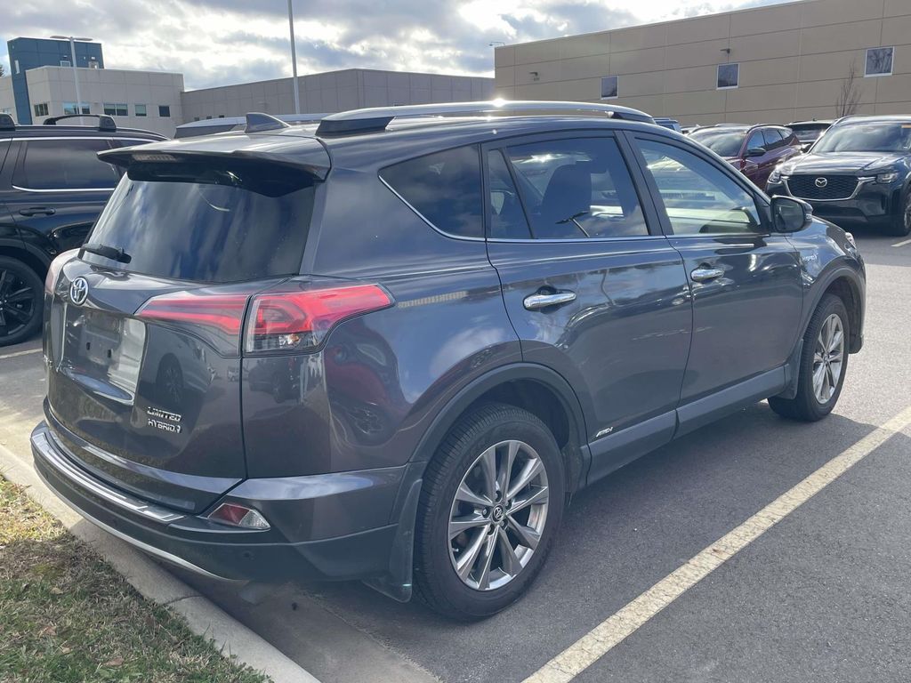 2017 Toyota RAV4 Limited Hybrid photo 4