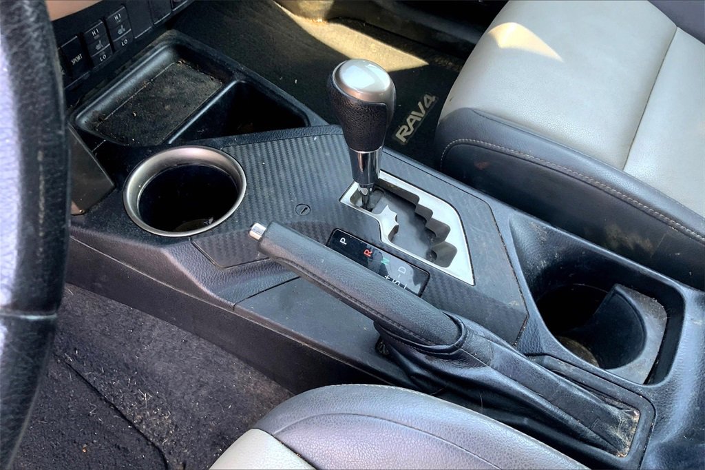2013 Toyota RAV4 Limited photo 16