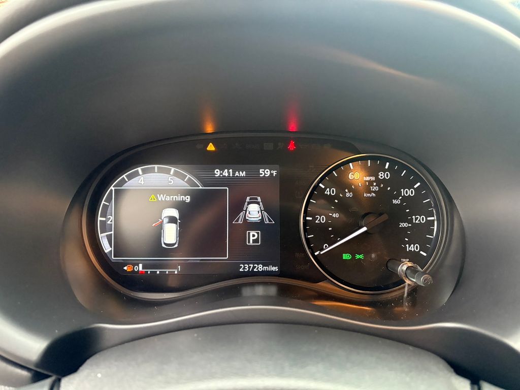 2023 Nissan Kicks SR photo 17