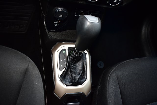 2017 Jeep Renegade Latitude North Edition photo 16