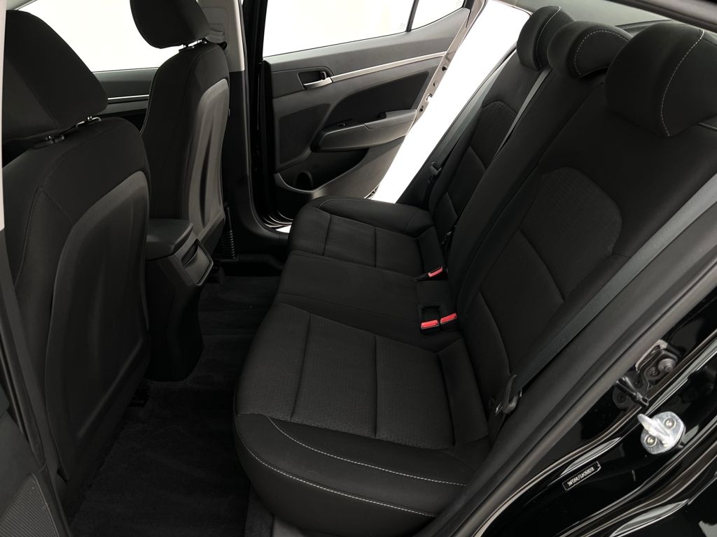 2018 Hyundai Elantra SEL photo 19
