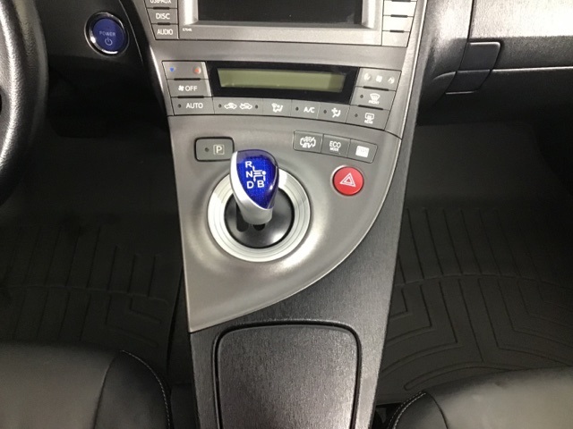 2013 Toyota Prius Plug-in Base photo 11